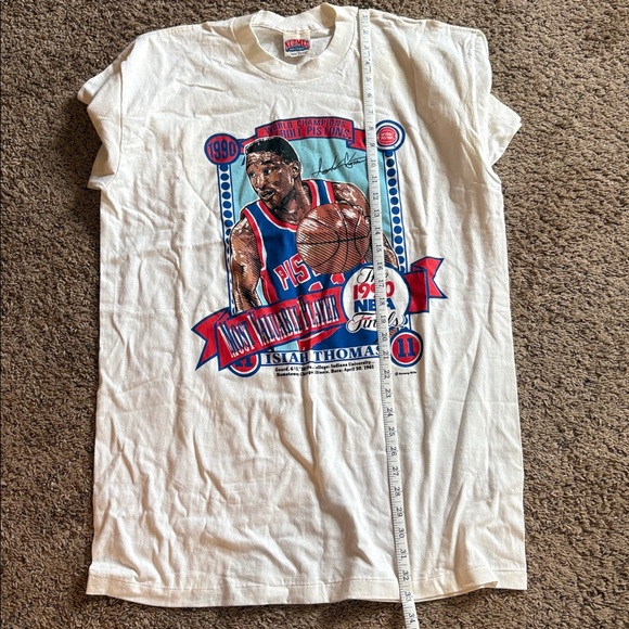 Never worn Vintage NBA Finals Graphic Isiah Thomas T-Shirt - Picture 6 of 6